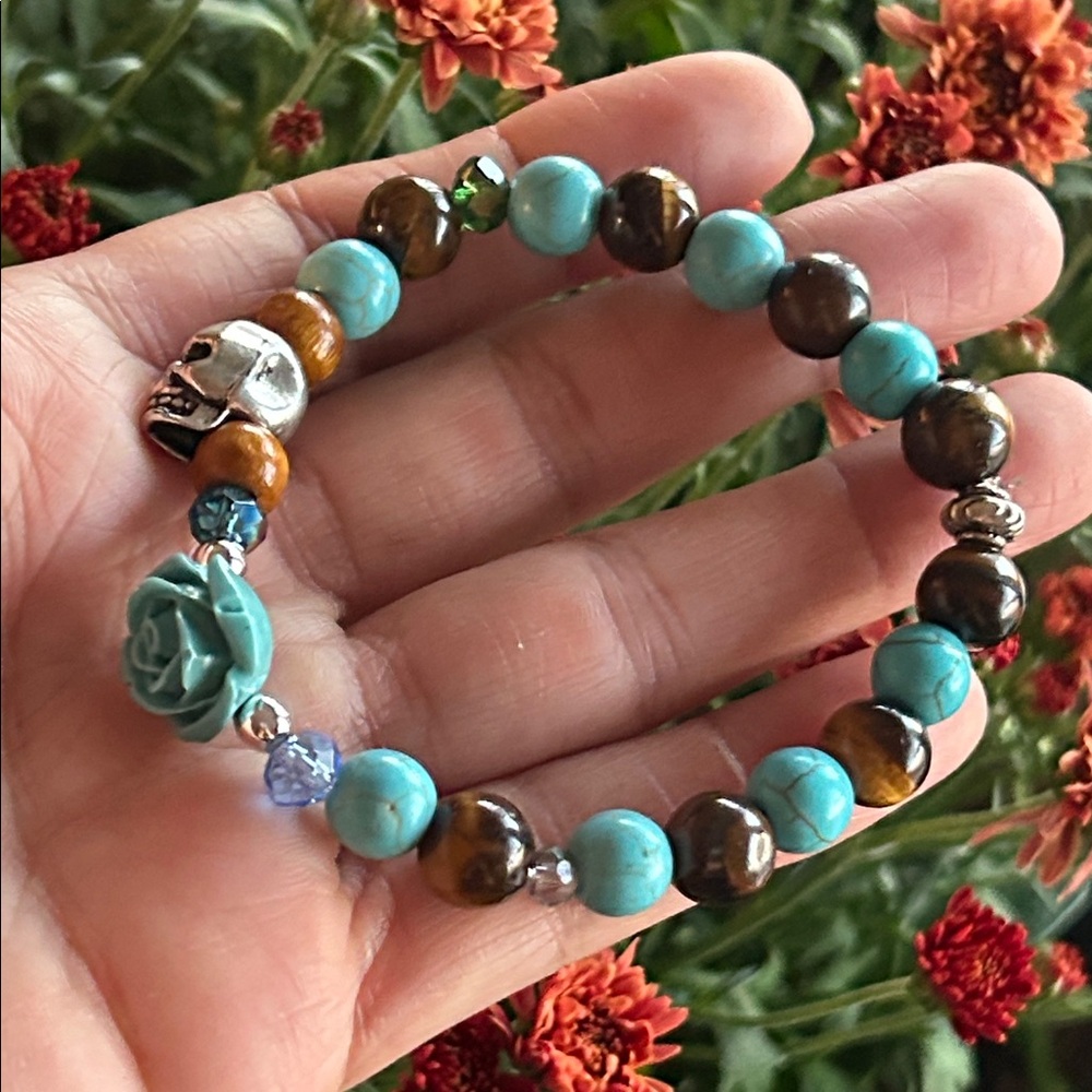 Handmade Howlite + Tigers Eye Beaded Bracelet with Rose & Skull Charm * - Picture 4 of 4